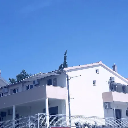 Dragicevic Apartment Vodice